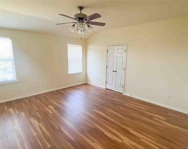 709 Rusk Rd - Photo Thumbnail 12