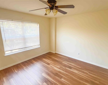 709 Rusk Rd - Photo Thumbnail 18