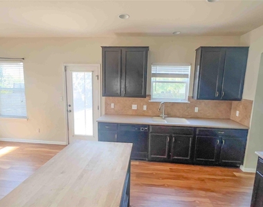 709 Rusk Rd - Photo Thumbnail 3