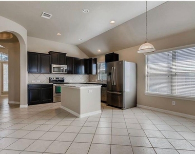 108 Wallin Farms Dr - Photo Thumbnail 8