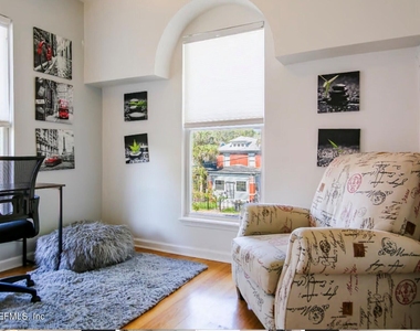 38 W 10th Street - Photo Thumbnail 19