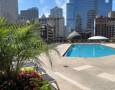 10 E Ontario Street - Photo Thumbnail 19