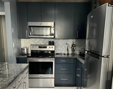 10 E Ontario Street - Photo Thumbnail 4