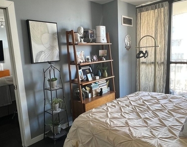 10 E Ontario Street - Photo Thumbnail 9