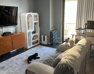 10 E Ontario Street - Photo Thumbnail 1
