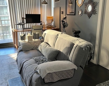 10 E Ontario Street - Photo Thumbnail 2