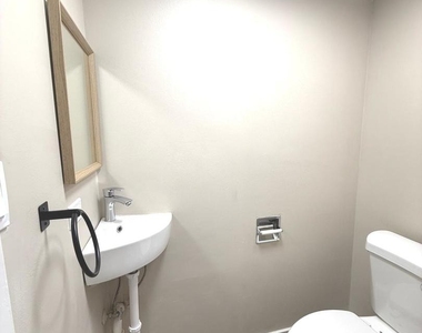 750 Roosevelt Road - Photo Thumbnail 5