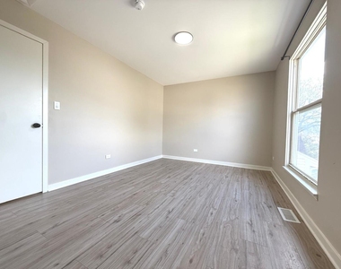 750 Roosevelt Road - Photo Thumbnail 6