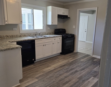 63 W Manchester Drive - Photo Thumbnail 1