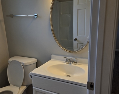 63 W Manchester Drive - Photo Thumbnail 5