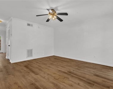 1101 Collier Road Nw - Photo Thumbnail 6