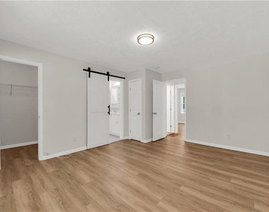 5722 Port Drive - Photo Thumbnail 2