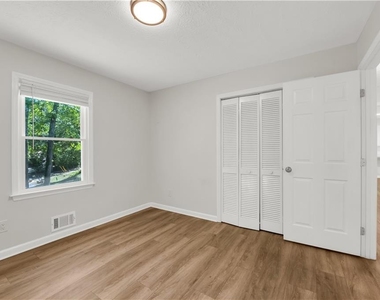 5722 Port Drive - Photo Thumbnail 10