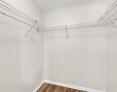 5722 Port Drive - Photo Thumbnail 7