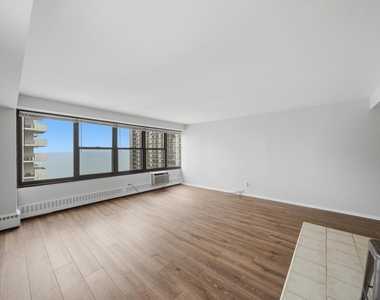 6030 N Sheridan Road - Photo Thumbnail 5