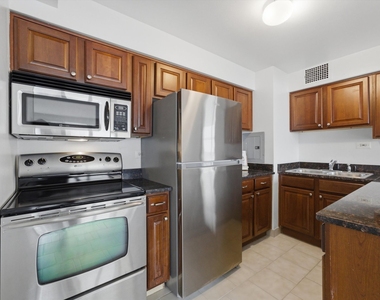 6030 N Sheridan Road - Photo Thumbnail 7