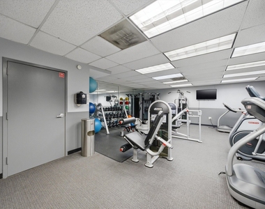 6030 N Sheridan Road - Photo Thumbnail 14