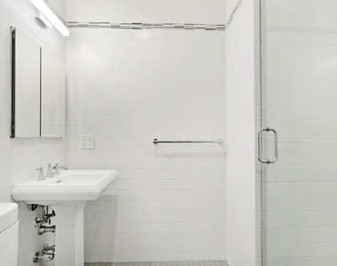 East 70th Street - Photo Thumbnail 6