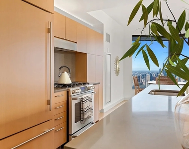 Spruce Street - Photo Thumbnail 1
