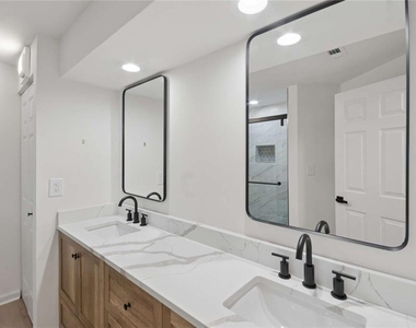 1466 Keys Crossing Drive Ne - Photo Thumbnail 14