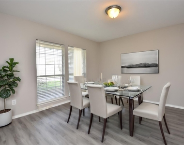 3935 Carters Lake Drive - Photo Thumbnail 8