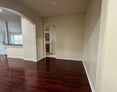 9311 Camelia Crest Lane - Photo Thumbnail 7