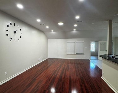 9311 Camelia Crest Lane - Photo Thumbnail 8