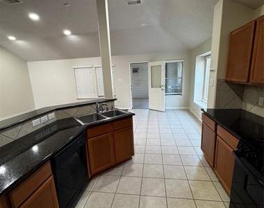 9311 Camelia Crest Lane - Photo Thumbnail 10