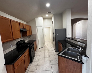 9311 Camelia Crest Lane - Photo Thumbnail 9