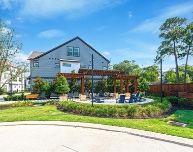 964 Lilly Flower Lane - Photo Thumbnail 18