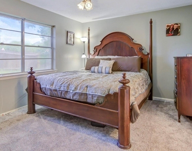 5810 Wildfire Street - Photo Thumbnail 5
