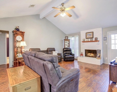 5810 Wildfire Street - Photo Thumbnail 2