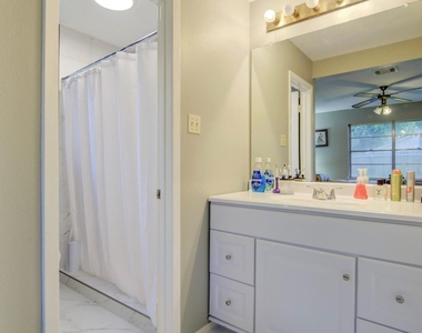 5810 Wildfire Street - Photo Thumbnail 5