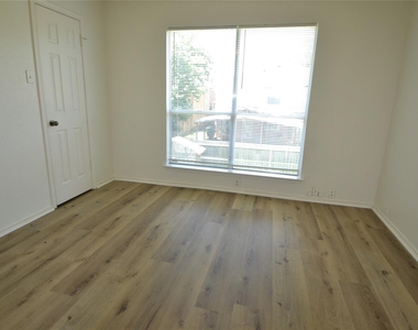 12410 Meadow Briar Drive - Photo Thumbnail 33