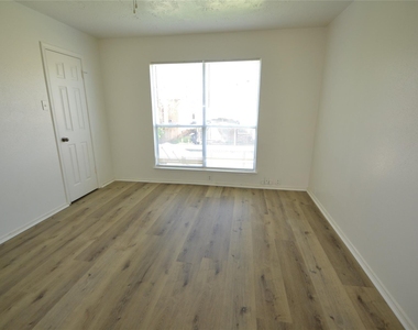 12410 Meadow Briar Drive - Photo Thumbnail 37
