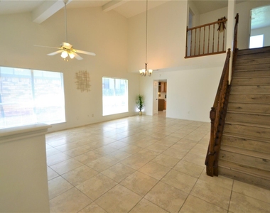 12410 Meadow Briar Drive - Photo Thumbnail 4