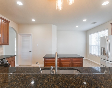 139 S Rocky Point Cir - Photo Thumbnail 19
