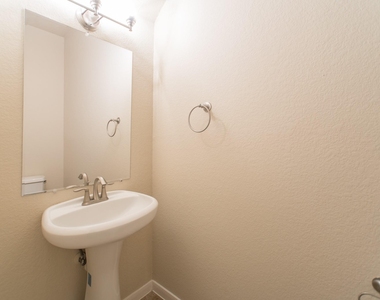 139 S Rocky Point Cir - Photo Thumbnail 34