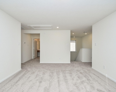 8138 Leisure Point Drive - Photo Thumbnail 22