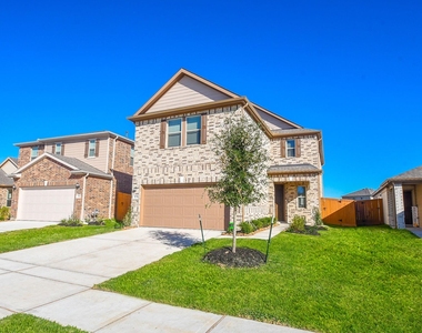8138 Leisure Point Drive - Photo Thumbnail 2