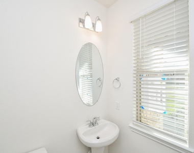 8138 Leisure Point Drive - Photo Thumbnail 5