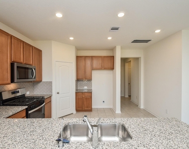 8138 Leisure Point Drive - Photo Thumbnail 12