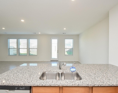 8138 Leisure Point Drive - Photo Thumbnail 16