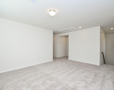 8138 Leisure Point Drive - Photo Thumbnail 21