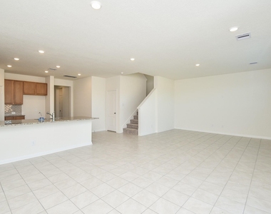 8138 Leisure Point Drive - Photo Thumbnail 7