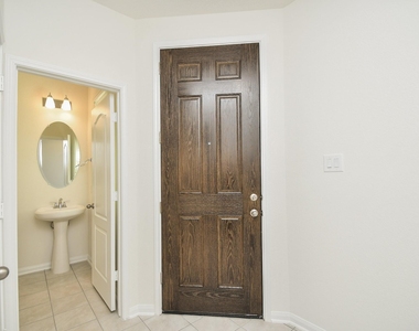 8138 Leisure Point Drive - Photo Thumbnail 4