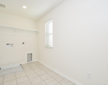 8138 Leisure Point Drive - Photo Thumbnail 46