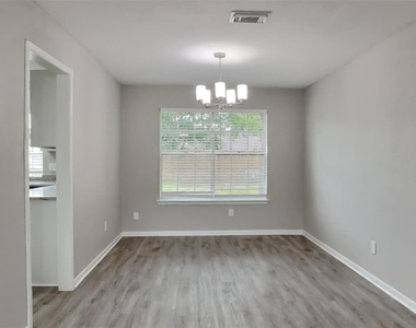 16303 Hickory Point Road - Photo Thumbnail 5