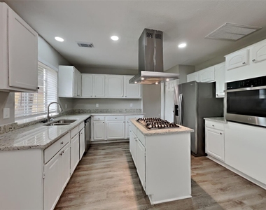 16303 Hickory Point Road - Photo Thumbnail 4