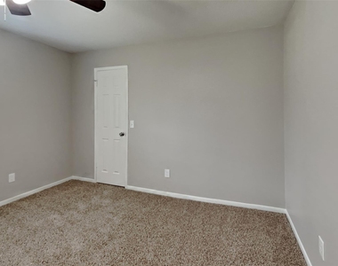16303 Hickory Point Road - Photo Thumbnail 13